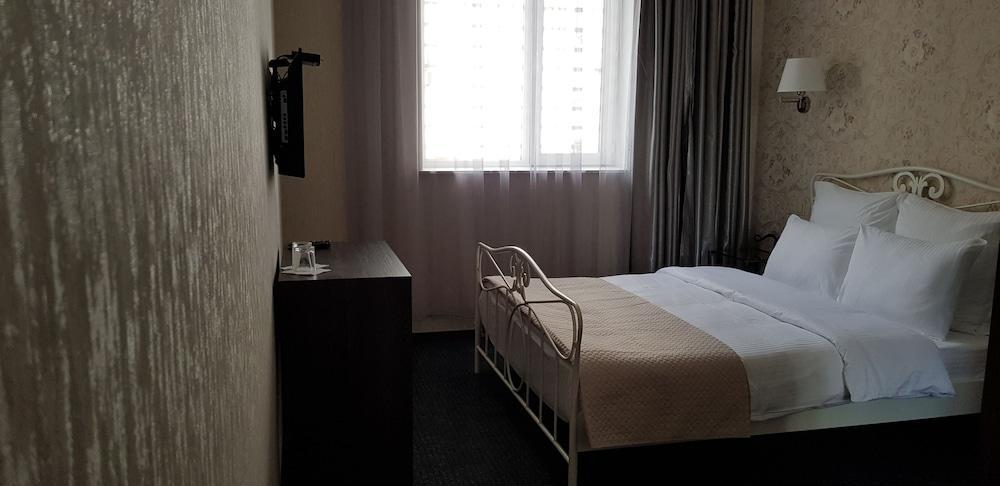 Redline Hotel ティビリシ エクステリア 写真