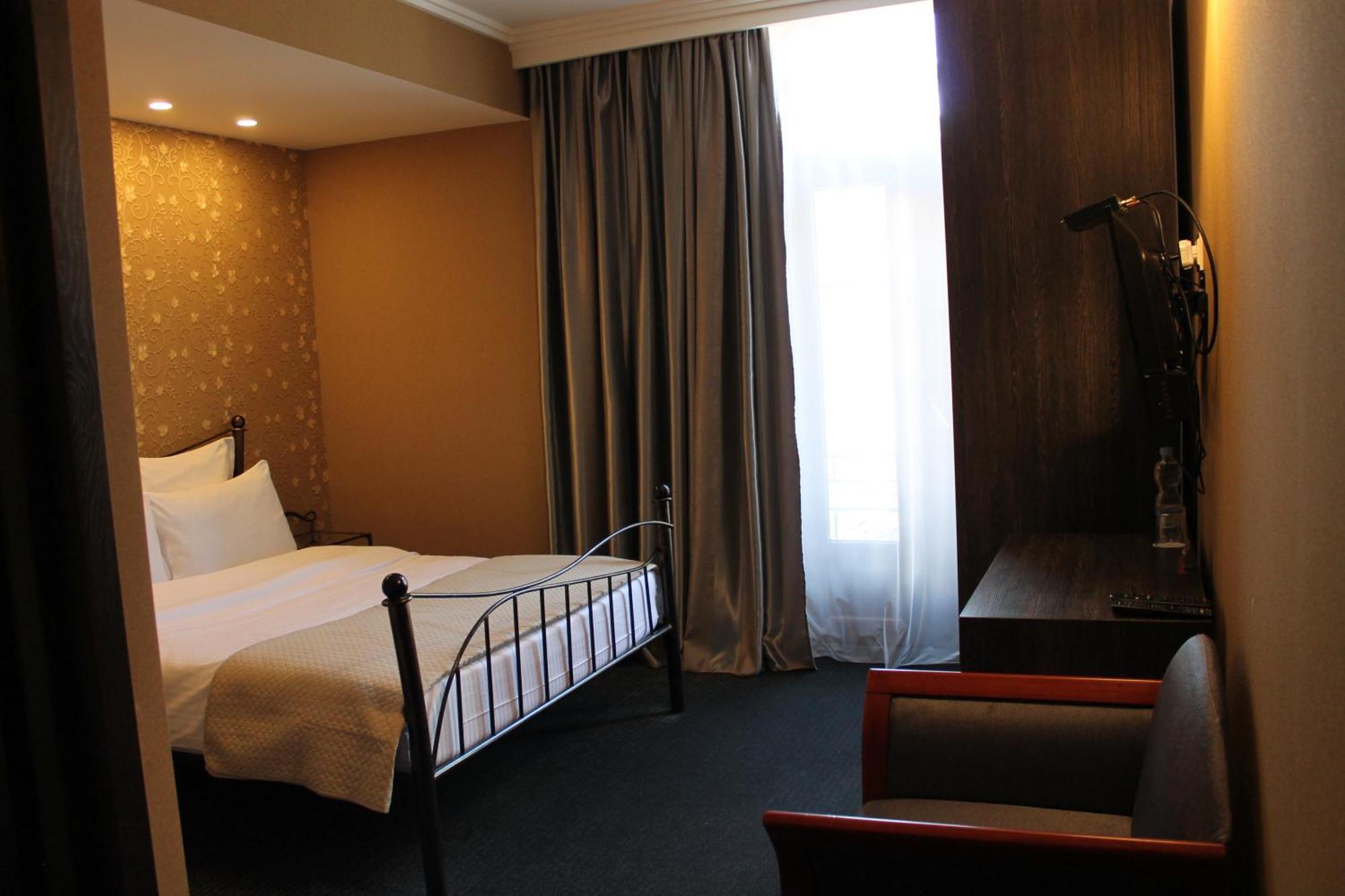 Redline Hotel ティビリシ エクステリア 写真