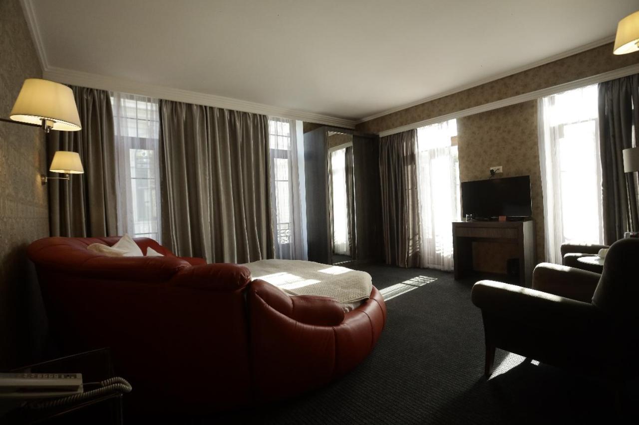 Redline Hotel ティビリシ エクステリア 写真